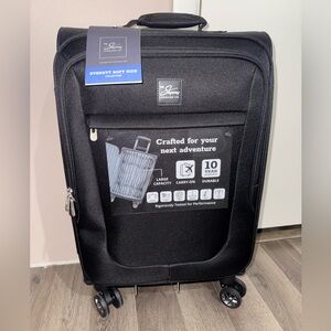 The Skyway Luggage Company Everett Soft Side Carry on Luggage